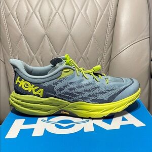 Hoka SpeedGoat 6 Men's Athletic Shoes - Gray and Neon Yellow